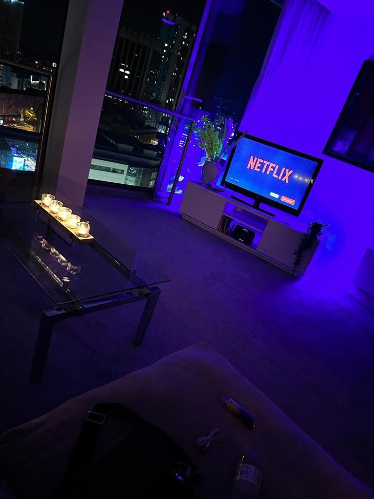 Sky Views Lux Rotunda House Center *