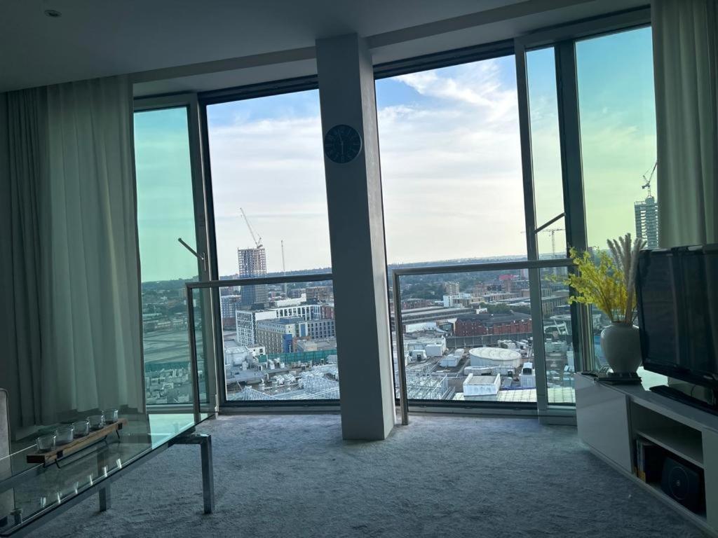 Sky Views Lux Rotunda House Center Apartment